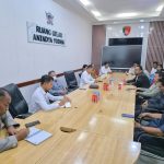 Anggota DPRD Kutai Timur melakukan koordinasi dengan Polres terkait permasalahan sengketa lahan yang kerap terjadi. (Ist)