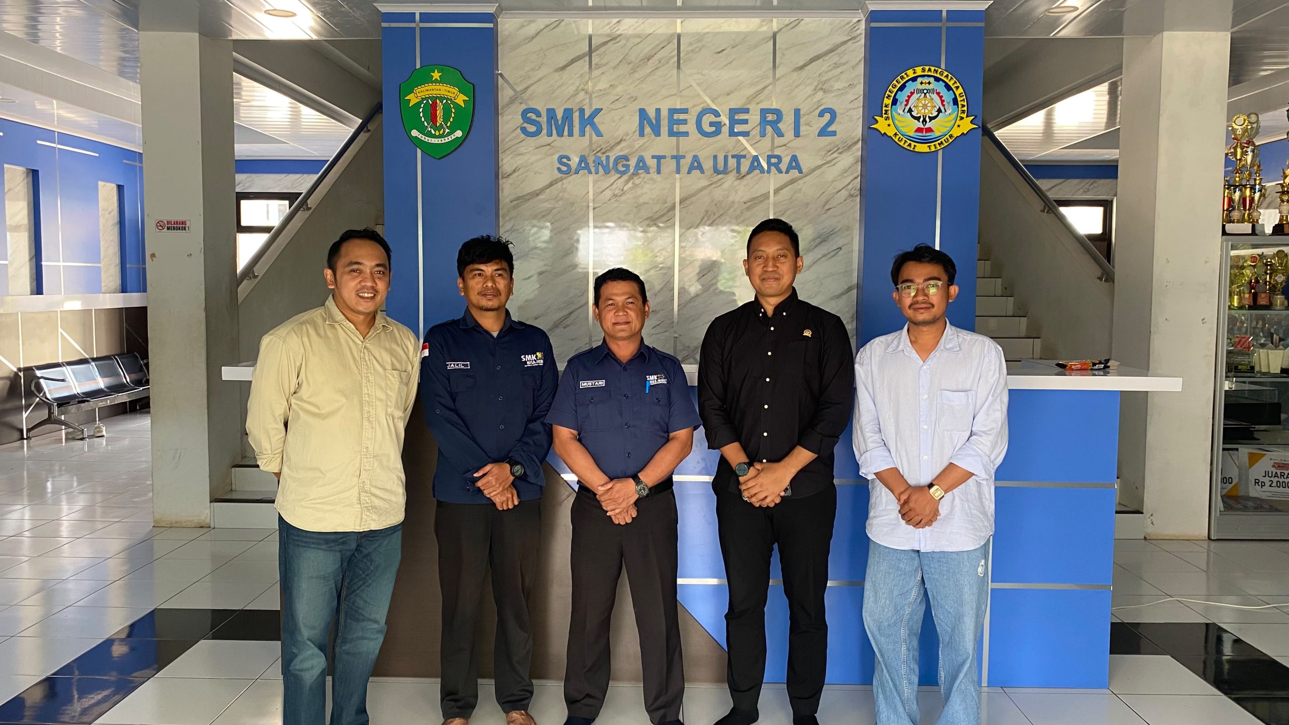 Pengurus DPC Demokrat Kutim sosialisasi Lomba Pidato AHY Muda 2026 di SMK Negeri 2 Sangatta Utara. (Ist)
