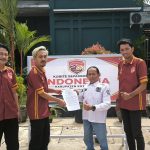 Pengurus KONI Kutim mengecek kesiapan sekretariat KSMI dalam proses verifikasi sebagai cabor baru di Kelurahan Teluk Lingga, Sangatta Utara, Rabu (12/8). (Ist)