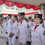 Paskibraka Kutim usai melakukan tugas pengibaran pada upacara HUT Ke-81 Kemerdekaan RI di Halaman Kantor Bupati, Senin (17/8/2026). (Dok. GK8)